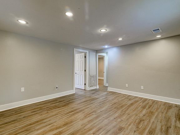 3rd image of 5134 Piedmont Ave