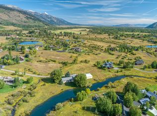 1560 N Broken Wheel Ln, Wilson, WY 83014