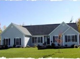 37 Huntswood Ln, Glenmont, NY 12077