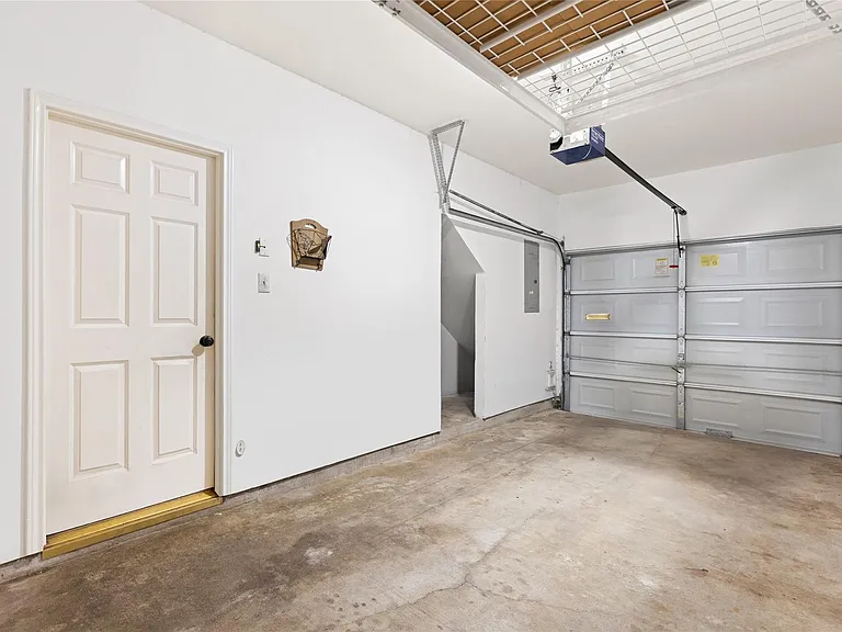 1708 Dennis St — Photo 23
