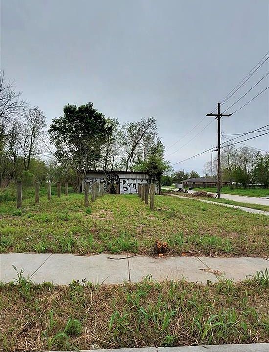 1st image of 5000 Law St