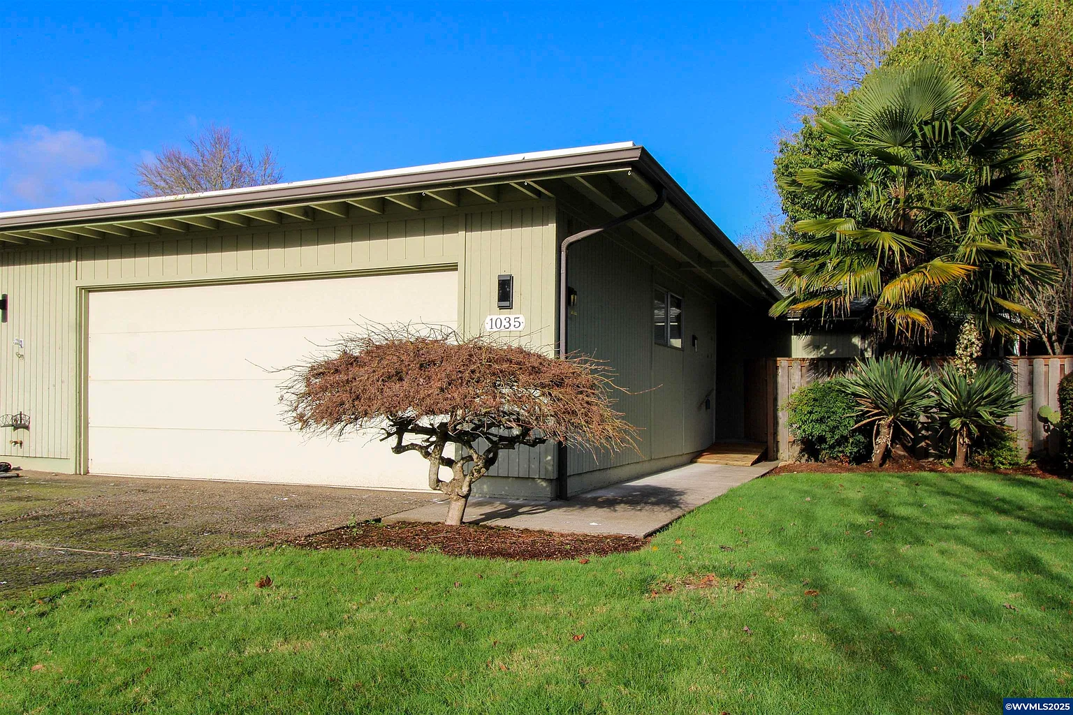 1035 Chestnut St NW photo 1