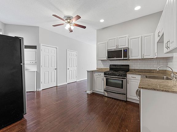 3rd image of 3521 Utah St #1F