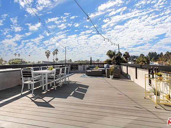 4th image of 543 N Curson Ave