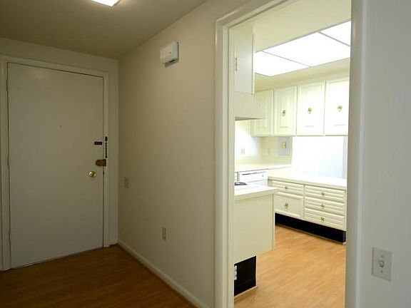 5th image of 3650 Gleneagles Dr Unit 11-1C