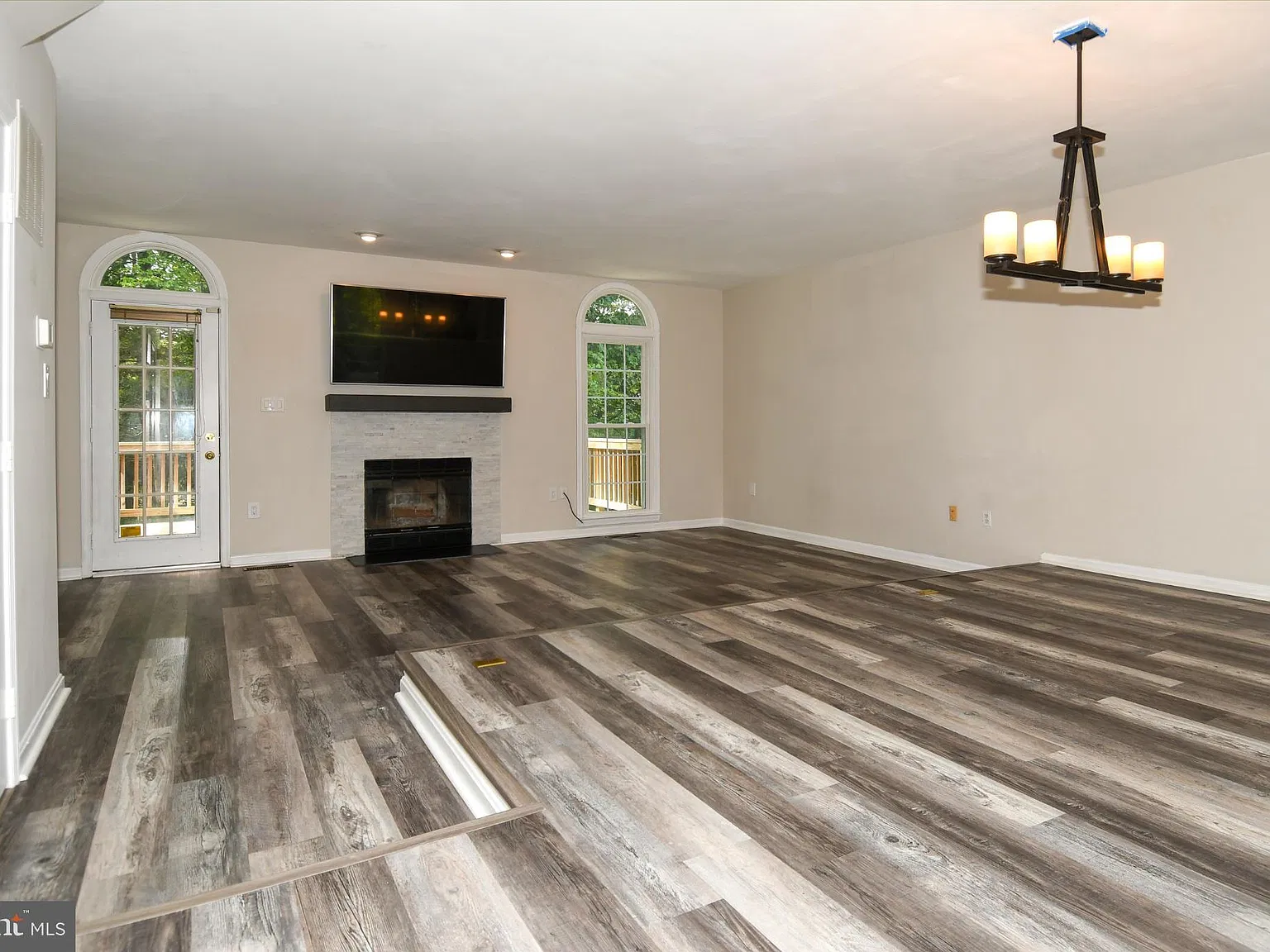 3 bed, 4.0 bath, 1882 sqft, $3,700 — Photo 4