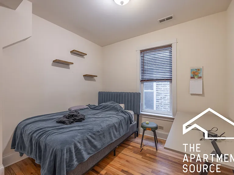 1935 N Wood St #2 — Photo 8