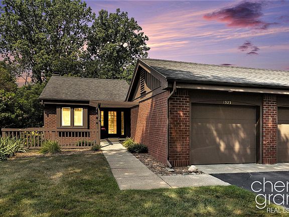 2nd image of 1323 Suncrest Dr NE #68