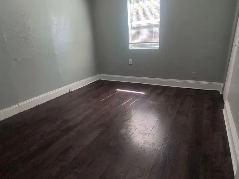 2092 Benedict Rd — Photo 7
