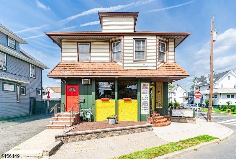 1st image of 452 North Ave #2