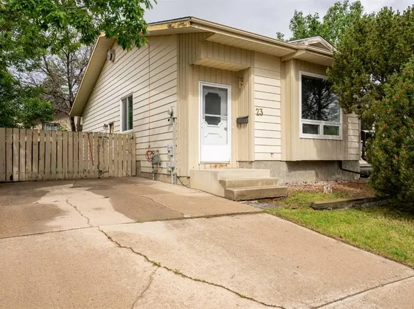 23 E Dakota Rd W, Lethbridge, AB T1K 5L4