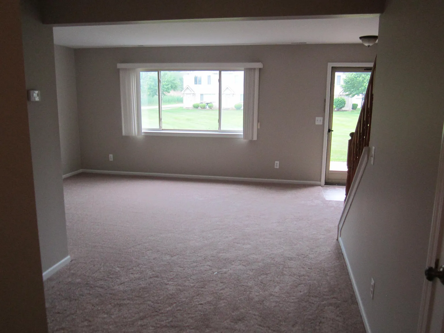 2 bed, 1.5 bath, 1120 sqft, $1,300 — Photo 3