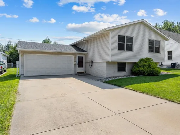 925 22nd St, Marion, IA 52302