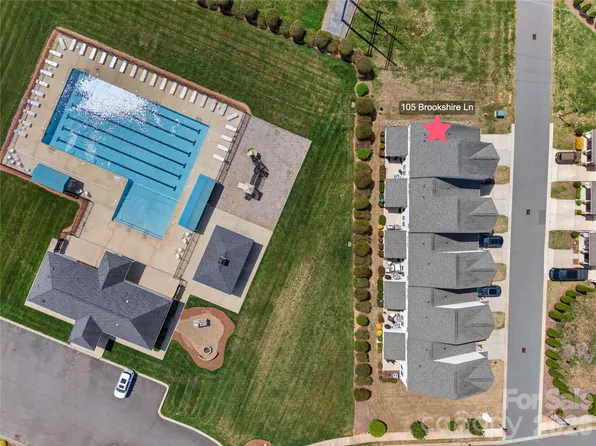 105 Brookshire Ln #E, Statesville, NC 28677