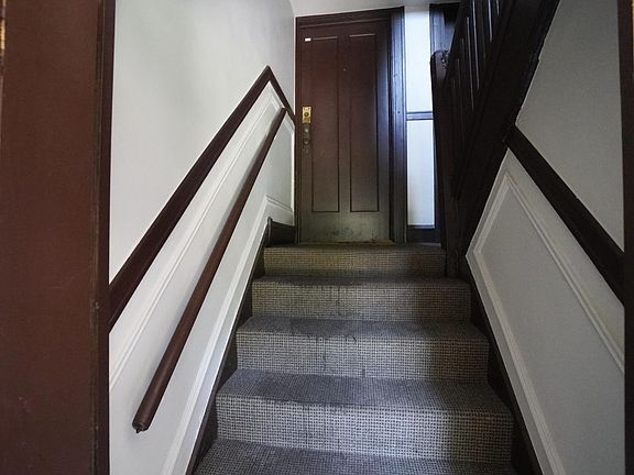 5th image of 909 Washington St #13