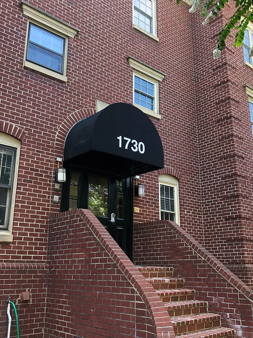 2 Bedroom 2 Bath duplex Condo in East DuPont — Photo 2