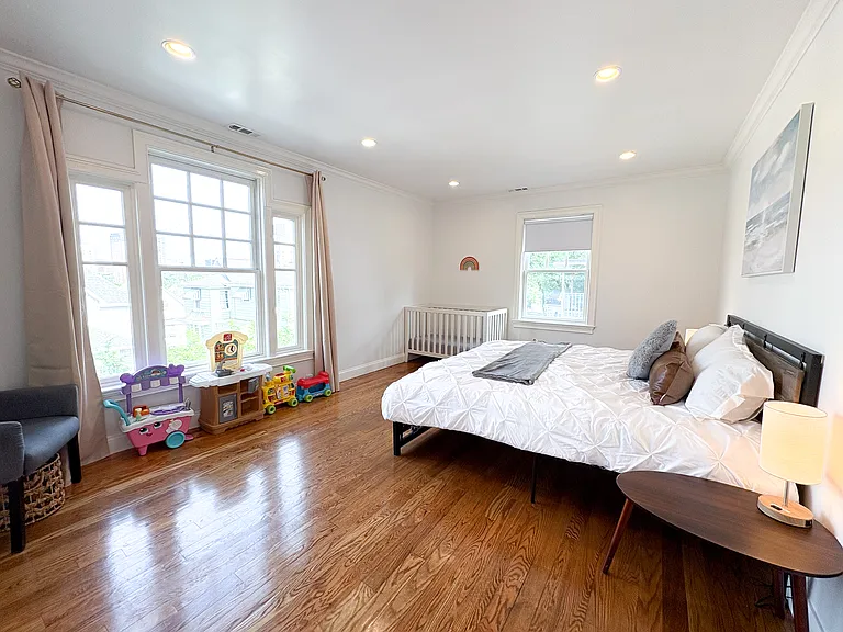 87 Stephen St #1C — Photo 54