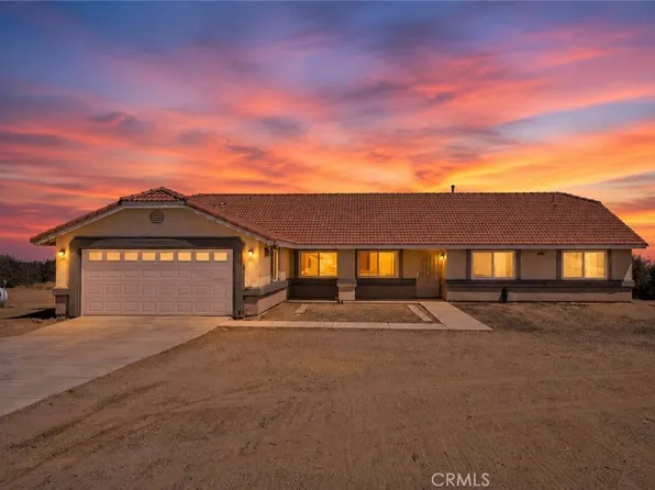 9352 Cedar St, Oak Hills, CA 92344
