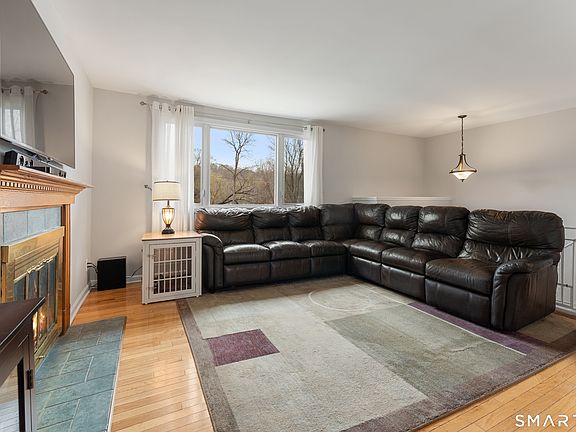 4th image of 14 Valley Road