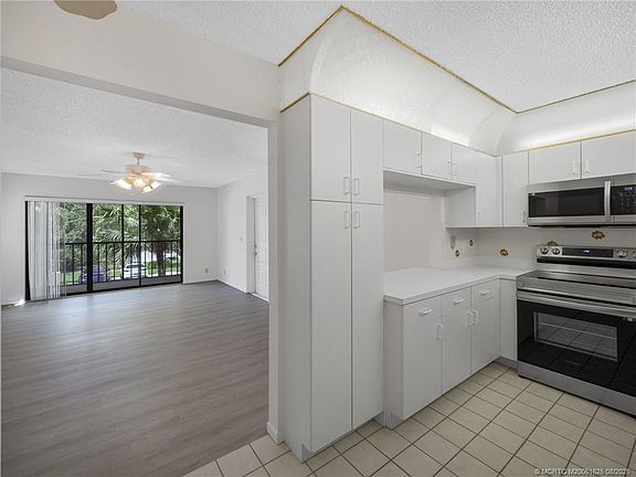 5th image of 1965 SW Silver Pine Way APT 118-B2