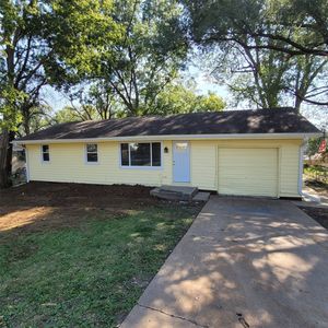 1201 E Philip St, Des Moines, IA, 50315