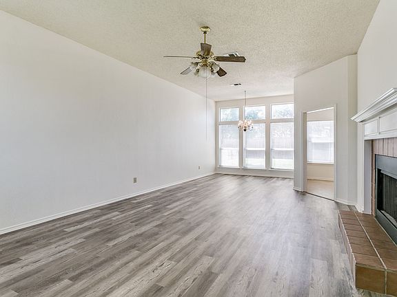 4th image of 505 Parkview Pl