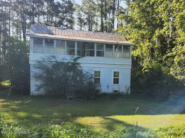 10586 Nc 304 Highway, Mesic, NC 28515