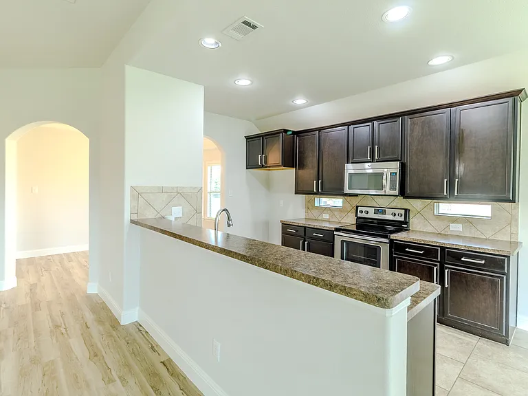 3105 Clear Springs Dr — Photo 10
