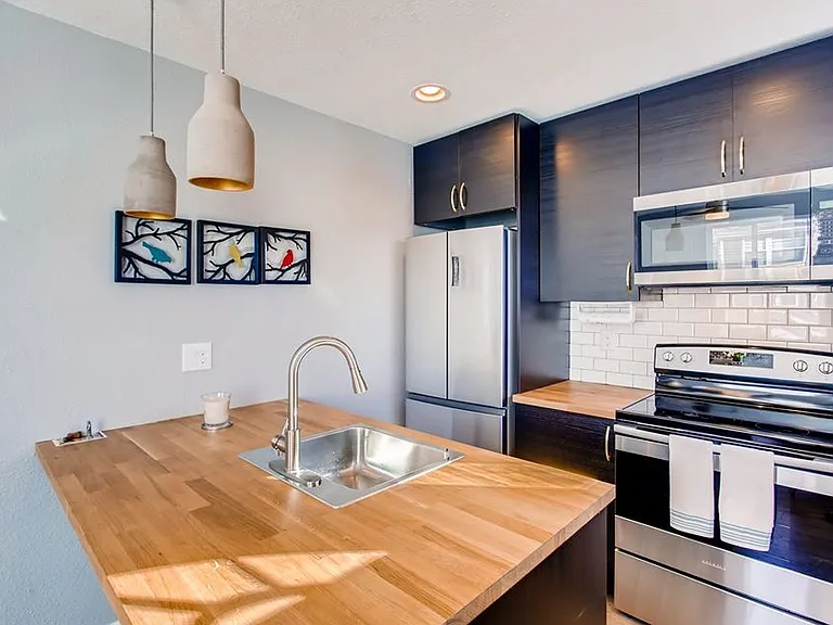 2375 N Yosemite St — Photo 7