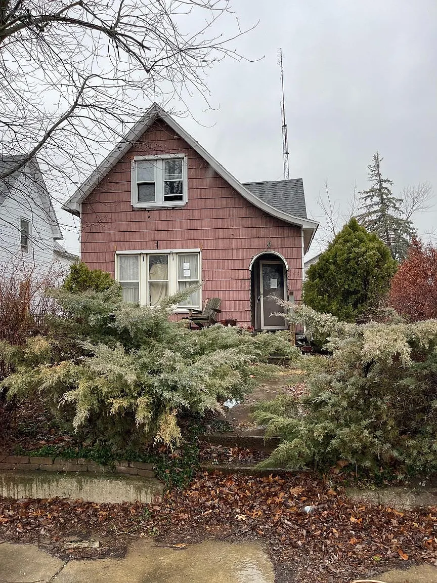 1607 Manhattan St photo 1