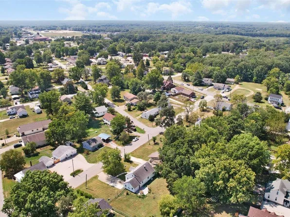 605 Vosholl Ave, Warrenton, MO 63383
