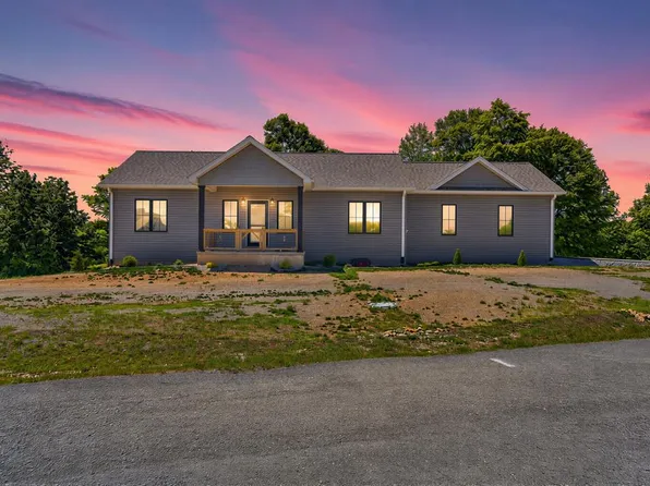 944 Lakepointe Dr, Albany, KY 42602
