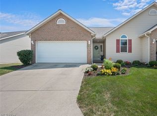 1389 Waters Edge Dr, Akron, OH 44313