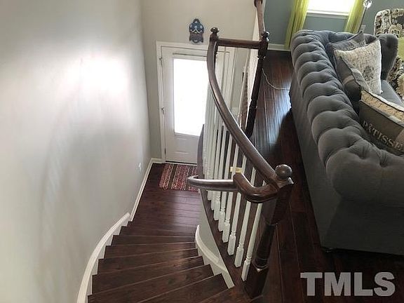 2nd image of 708 Edgewater Ridge Ct