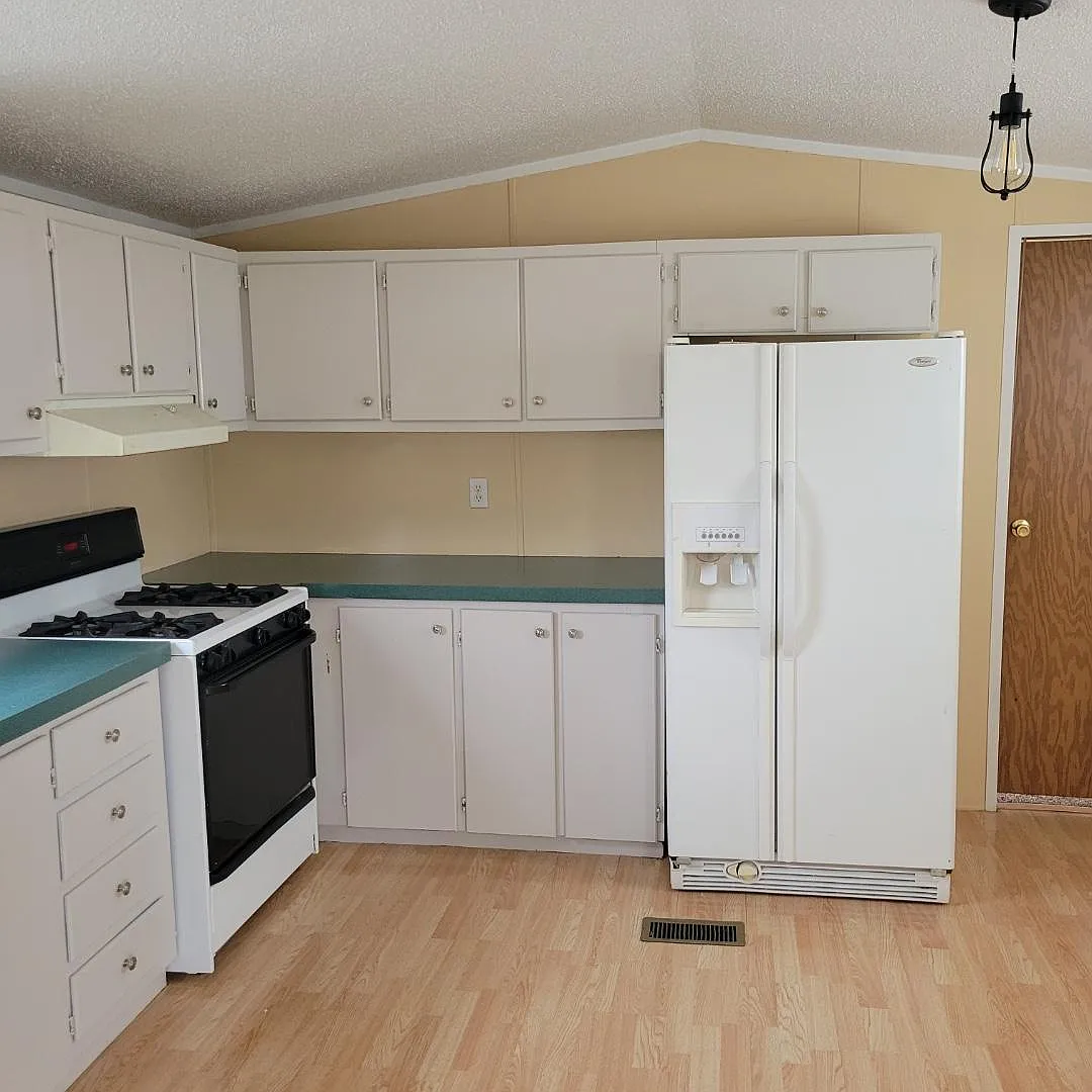 32870 Waverly St — Photo 3
