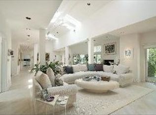 1325 Conway Rd, Lake Forest, IL 60045