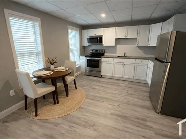 25 Pleasant St #202, Colebrook, NH 03576