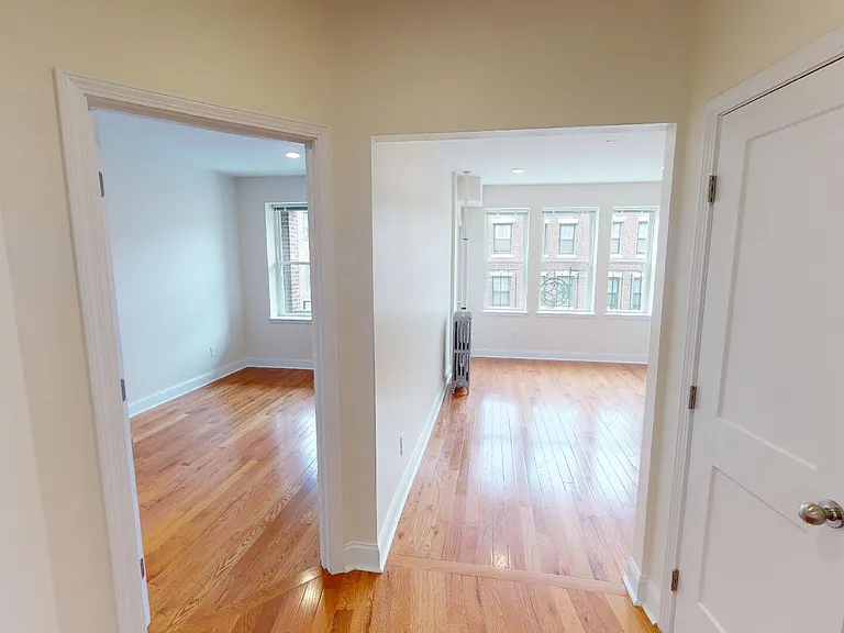 123 Sutherland Rd #G — Photo 6