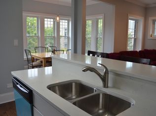 735 W Belmont Ave APT 3F, Chicago, IL 60657