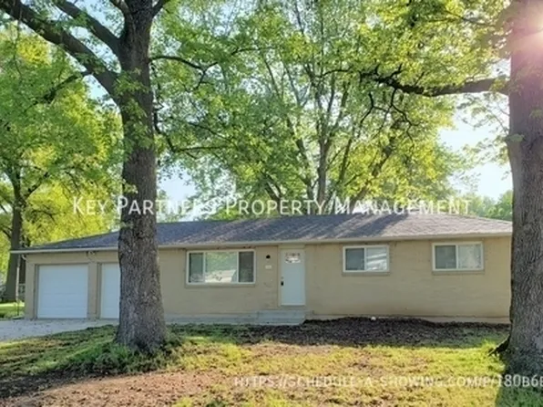 503 Quincy Blvd, Smithville, MO 64089