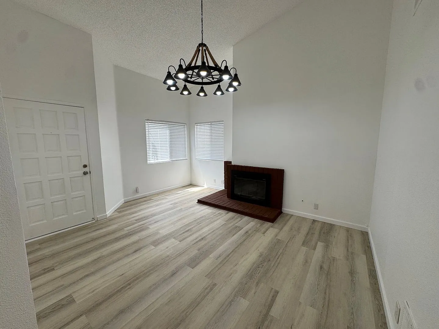 3 Bedroom single level in RSD — Photo 3