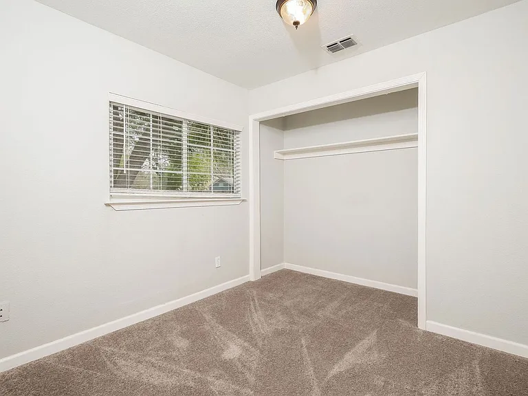 2730 Bear Springs Dr — Photo 20