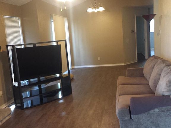 3rd image of 112 Southway Dr #A