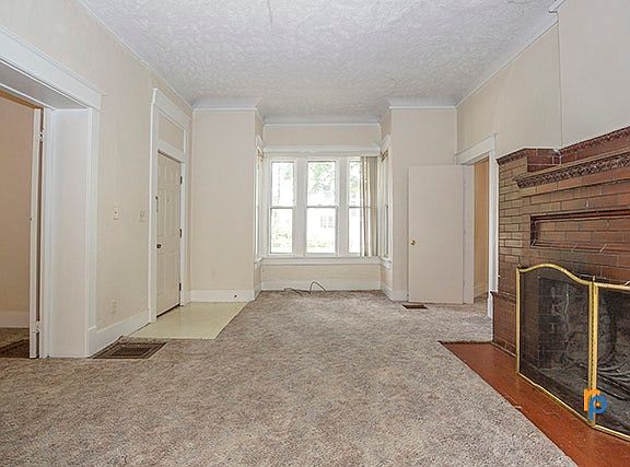 5th image of 2145 A St APT 1