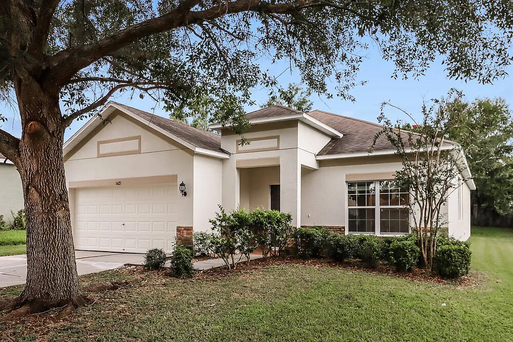 4 bed, 2.0 bath, 1920 sqft, $2,380 — Photo 3