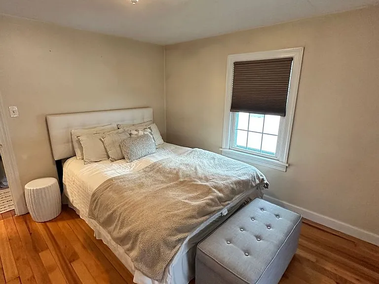 340 Granby Rd — Photo 15