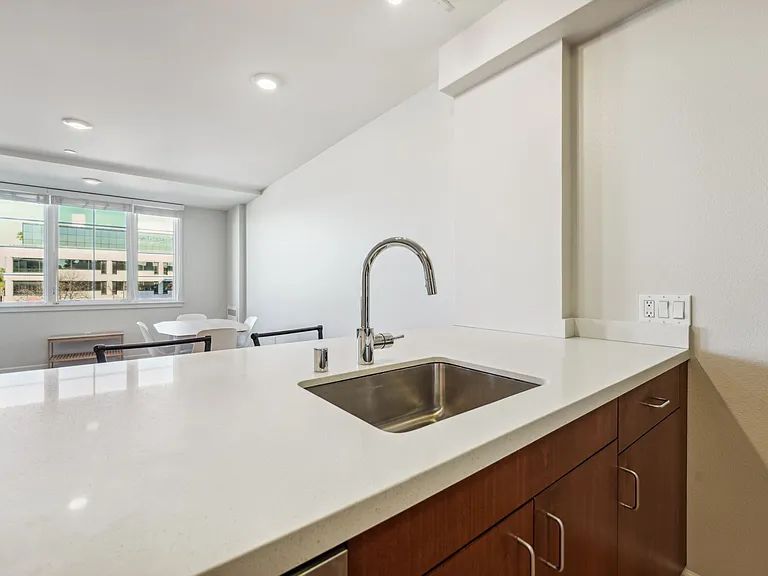 Addison Arts Apartments — Photo 154