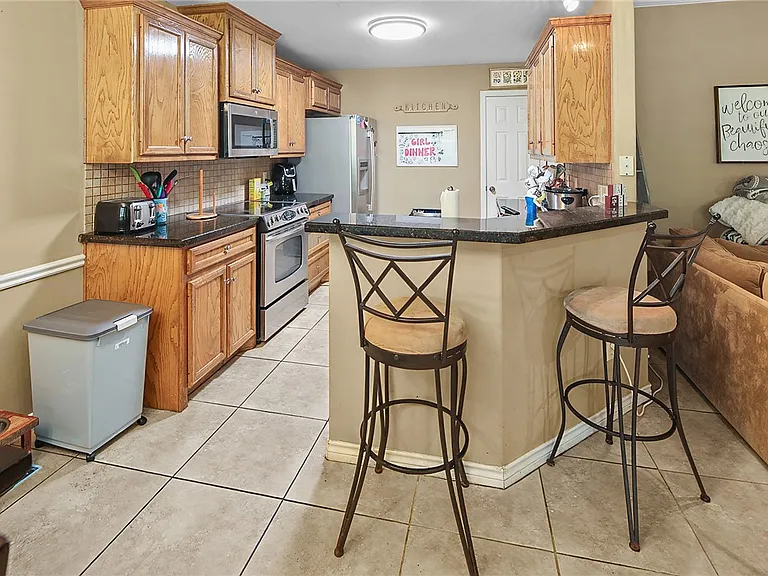 335 Robelmont Dr — Photo 10