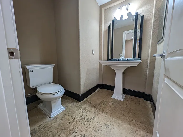9209 Worsley Park Pl — Photo 11