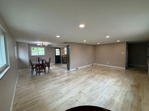 5th image of 920 Fawcett St